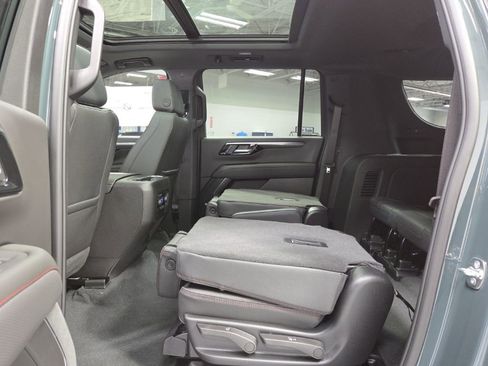 New 2026 Chevrolet Suburban RST w/ Comfort Package AWD/4WD image 37