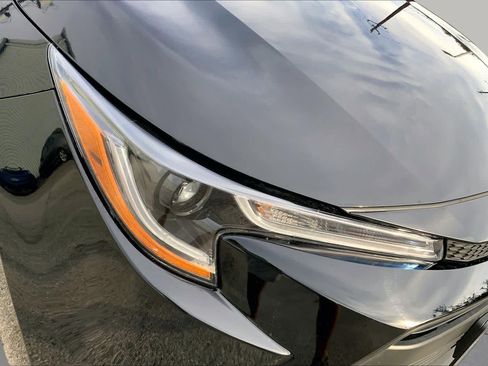 Used 2025 Toyota Corolla LE FWD image 28