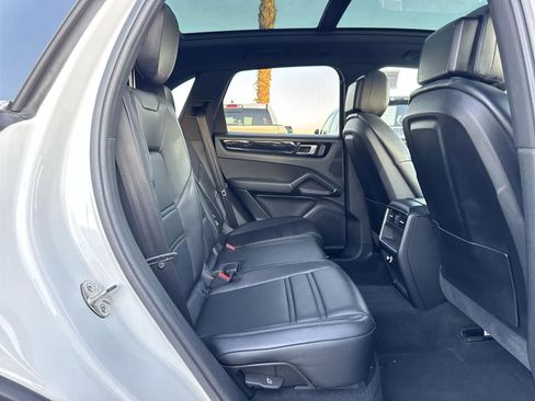 Used 2023 Porsche Cayenne image 20