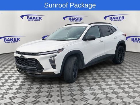 Used 2025 Chevrolet Trax ACTIV w/ Sunroof Package FWD image 5