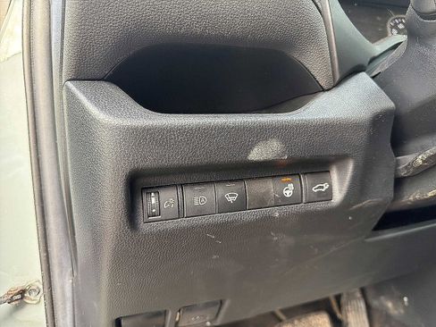 Used 2019 Toyota RAV4 XLE w/ Convenience Package image 16