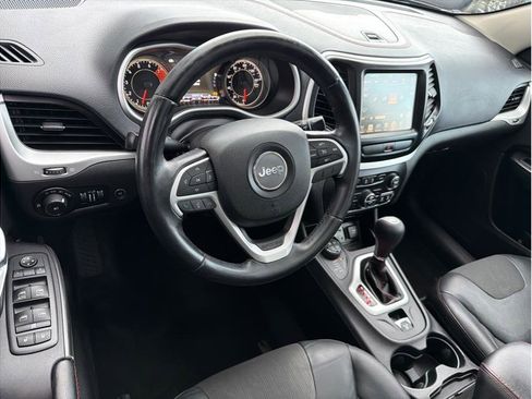 Used 2017 Jeep Cherokee Trailhawk w/ Comfort/Convenience Group image 2