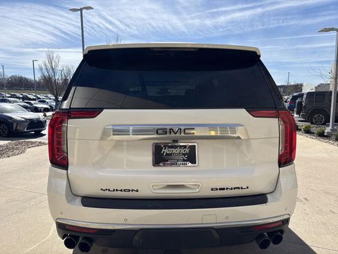 Used 2023 GMC Yukon Denali w/ Max Trailering Package AWD/4WD image 9