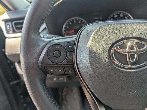 Used 2022 Toyota RAV4 XLE Premium AWD/4WD image 18