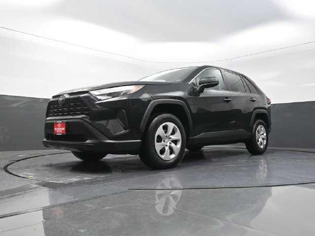 Used 2025 Toyota RAV4 LE AWD/4WD image 33