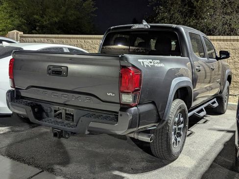 Used 2018 Toyota Tacoma TRD Off-Road w/ Technology Package RWD image 4