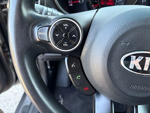 Used 2018 Kia Soul + FWD image 28