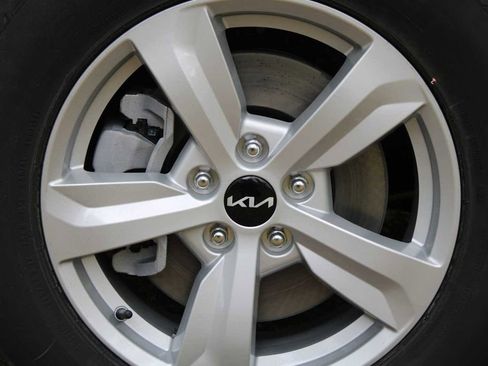 New 2026 Kia Sorento LX image 18