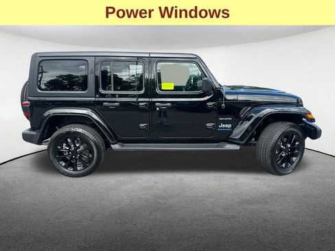 Used 2023 Jeep Wrangler Unlimited Sahara w/ Cold Weather Group AWD/4WD image 11