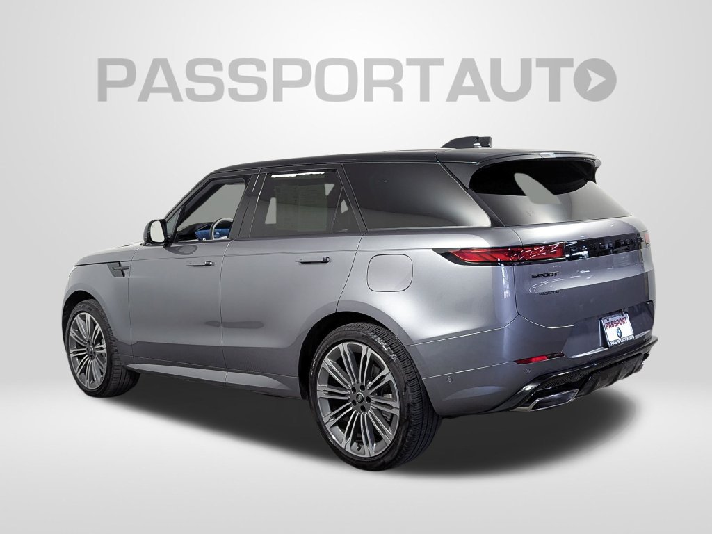Used 2025 Land Rover Range Rover Sport Dynamic SE AWD/4WD image 3