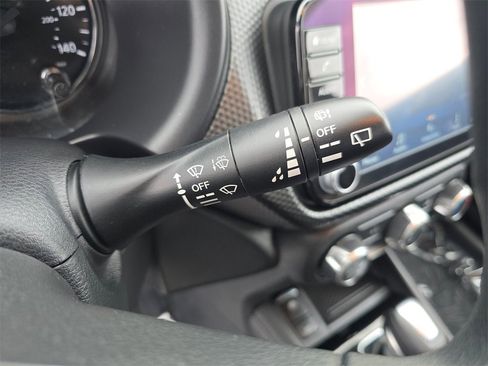 Used 2024 Nissan Kicks SV image 29