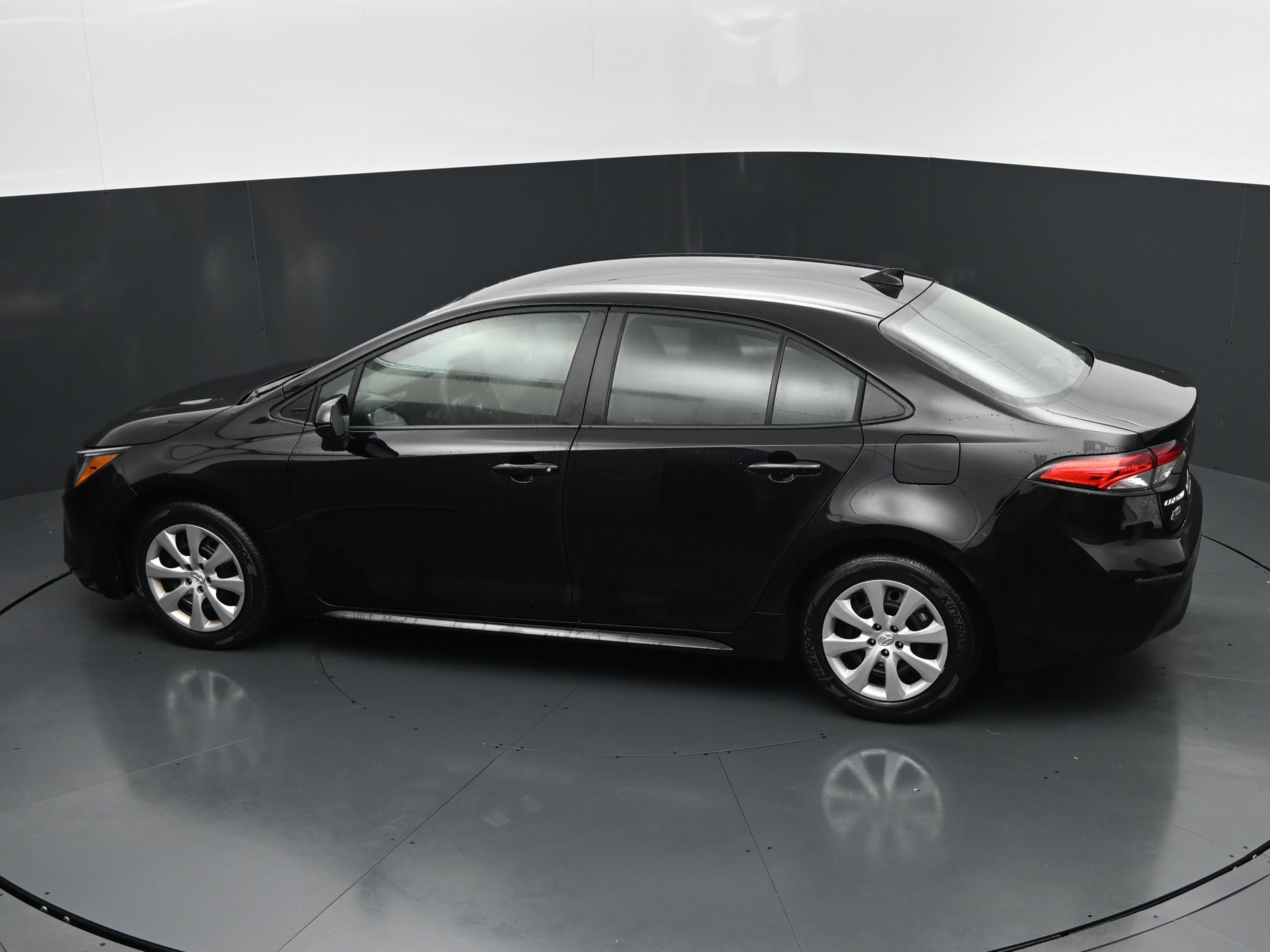 Used 2026 Toyota Corolla LE FWD image 29
