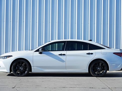 Used 2021 Toyota Avalon XSE image 8