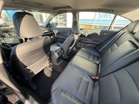 Used 2017 Honda Accord EX-L image 9