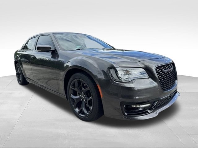 Used 2023 Chrysler 300 S w/ Comfort Group RWD image 8