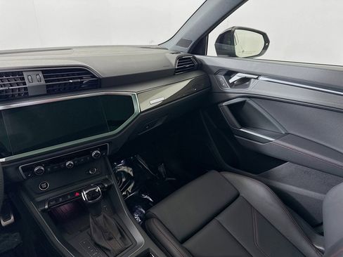 Certified 2025 Audi Q3 2.0T Premium Plus w/ Premium Plus Package image 24