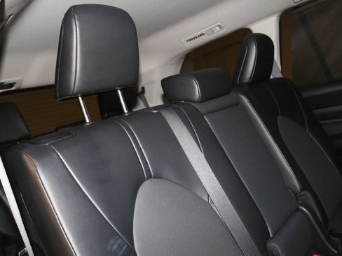 Used 2024 Toyota Grand Highlander AWD image 96