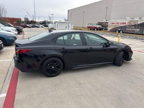 Certified 2025 Toyota Camry SE image 3