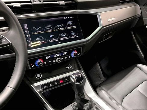 Used 2025 Audi Q3 2.0T Premium w/ Convenience Package image 6