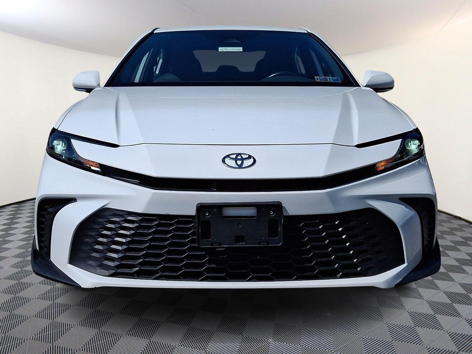 Certified 2025 Toyota Camry SE FWD image 2