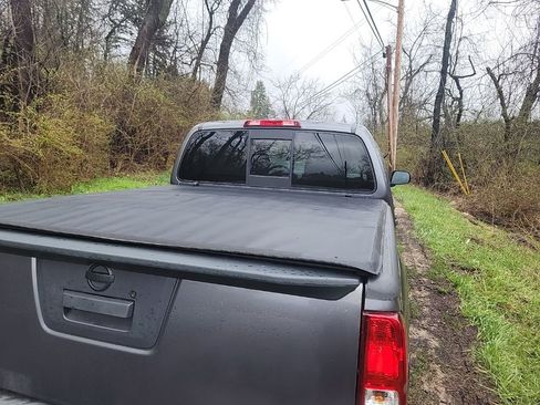 Used 2020 Nissan Frontier SV w/ Midnight Edition Floor Mats image 4