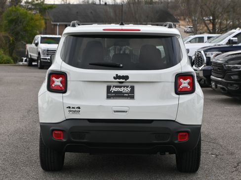 Used 2023 Jeep Renegade Altitude image 12