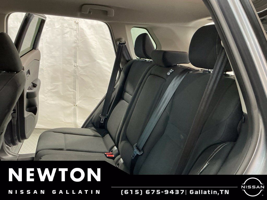 Used 2023 Nissan Rogue S FWD image 14