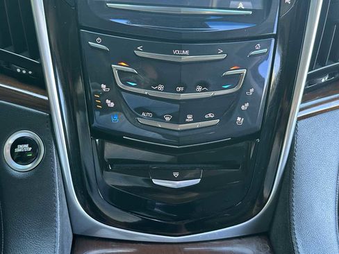Used 2019 Cadillac Escalade ESV Luxury AWD/4WD image 21