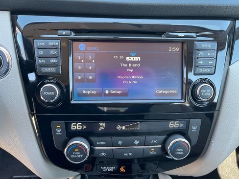 Used 2018 Nissan Rogue Sport SV w/ SV Technology Package image 25