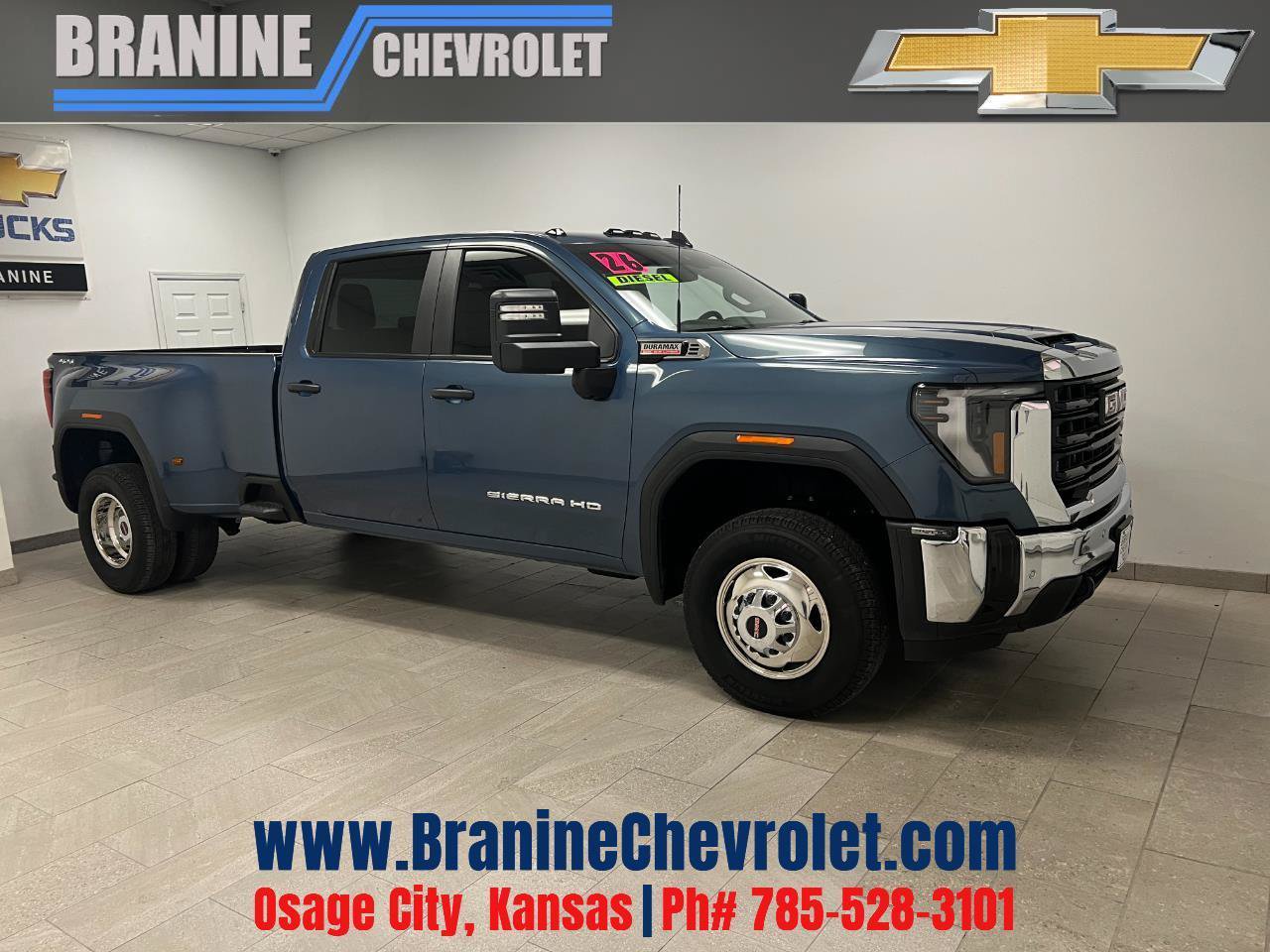 Used 2026 GMC Sierra 3500 Pro w/ 1SA Pro Safety Plus Package AWD/4WD image 1