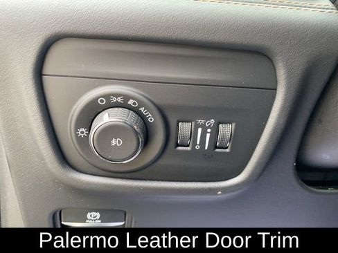 Used 2023 Jeep Grand Cherokee L Summit image 29