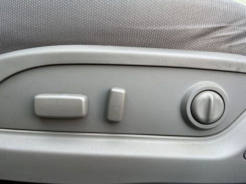 Used 2012 Chevrolet Traverse LS image 10