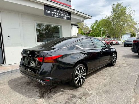 Used 2020 Nissan Altima 2.5 SR w/ Premium Package image 11