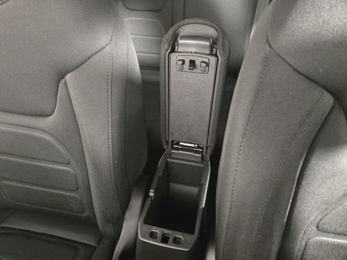 Certified 2018 Jeep Renegade Latitude w/ Cold Weather Group image 28