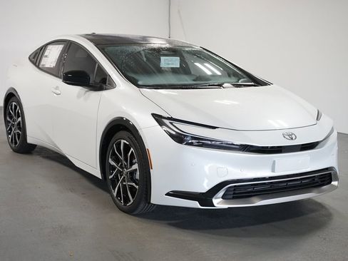 New 2026 Toyota Prius Plug-In Hybrid image 3