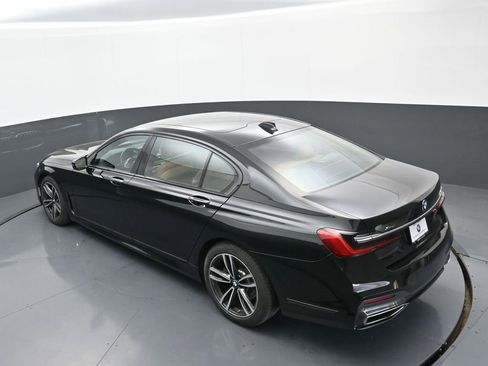 Used 2022 BMW 740i xDrive w/ M Sport Package image 34