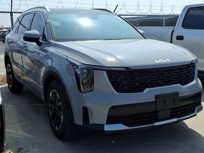 Certified 2025 Kia Sorento S w/ Panoramic Sunroof Package