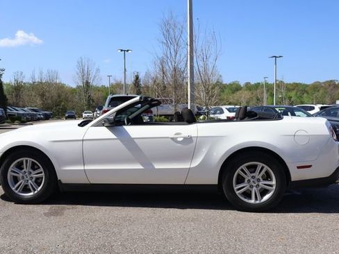 Used 2012 Ford Mustang Convertible image 6