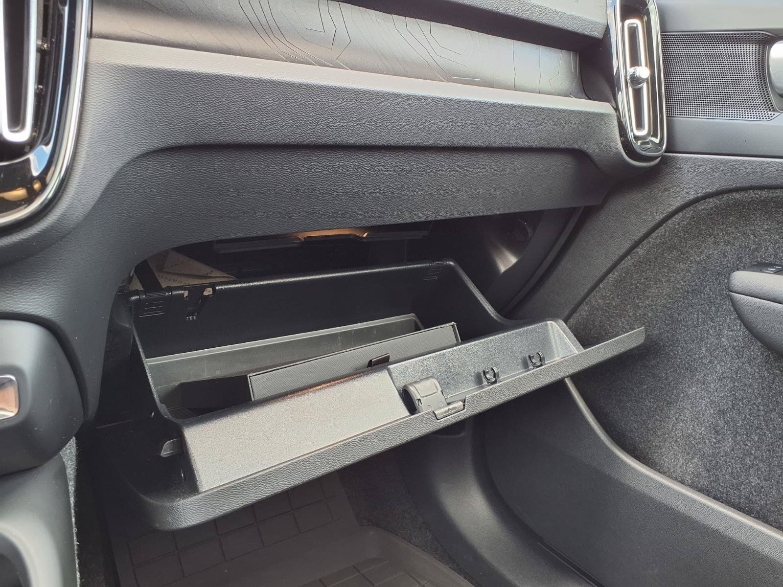 Certified 2023 Volvo C40 P8 Recharge Plus AWD/4WD image 34