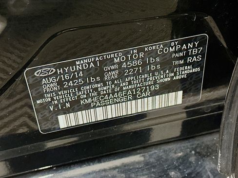Used 2015 Hyundai Sonata Limited w/ Option Group 02 FWD image 12