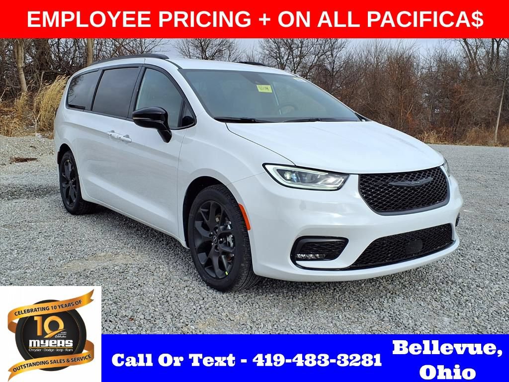 New 2026 Chrysler Pacifica Select w/ S Appearance Package FWD image 1