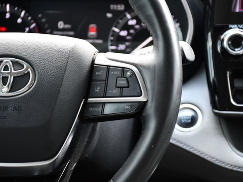 Used 2021 Toyota Highlander Limited AWD/4WD image 26