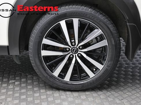 Used 2023 Nissan Pathfinder Platinum AWD/4WD image 8