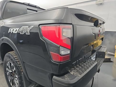 Used 2024 Nissan Titan PRO-4X w/ Pro-4x Convenience Package image 18