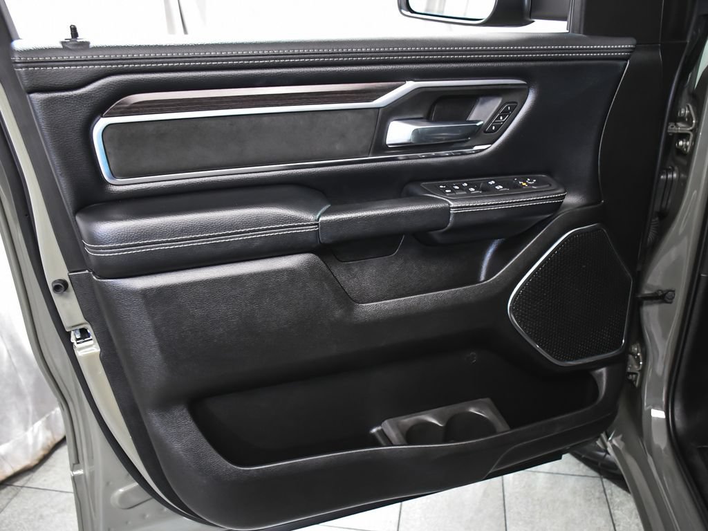 Used 2026 RAM 1500 Laramie AWD/4WD image 9