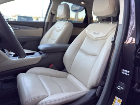 Used 2017 Cadillac XT5 Luxury w/ Driver Awareness Package image 15