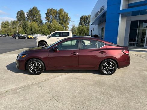 Used 2024 Nissan Sentra SV FWD image 2