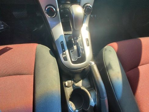 Used 2011 Chevrolet Cruze LT image 18