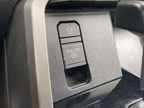 Used 2026 Toyota Sequoia Platinum AWD/4WD image 32