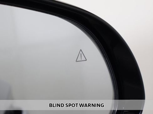 Used 2023 Hyundai Santa Fe SEL image 5